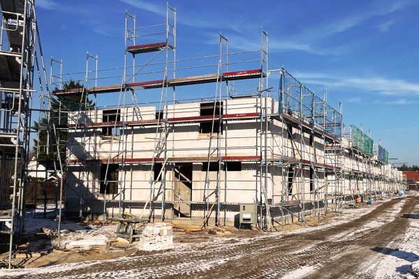 Der Rohbau der ersten Häuser schreitet voran Der Rohbau der ersten Häuser schreitet voran